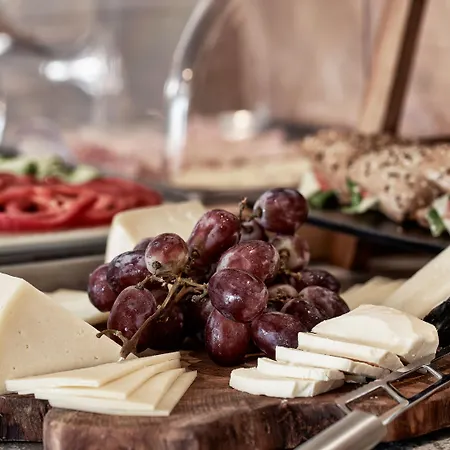 Naxian Utopia Luxury & 3* Stelida (Naxos)