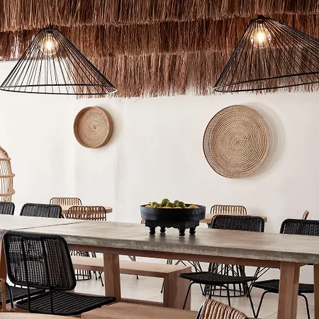 Naxian Utopia Luxury Hotell 3*